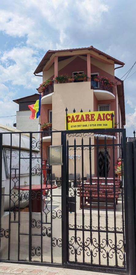 מלון Două Mai Casa Alexandru מראה חיצוני תמונה