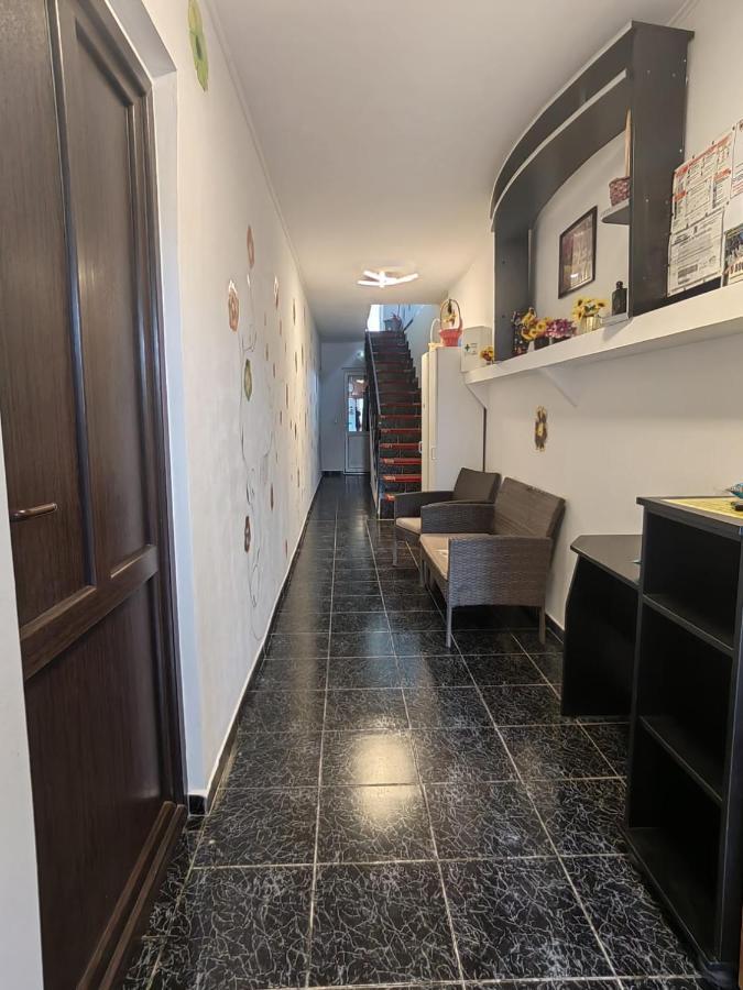 מלון Două Mai Casa Alexandru מראה חיצוני תמונה