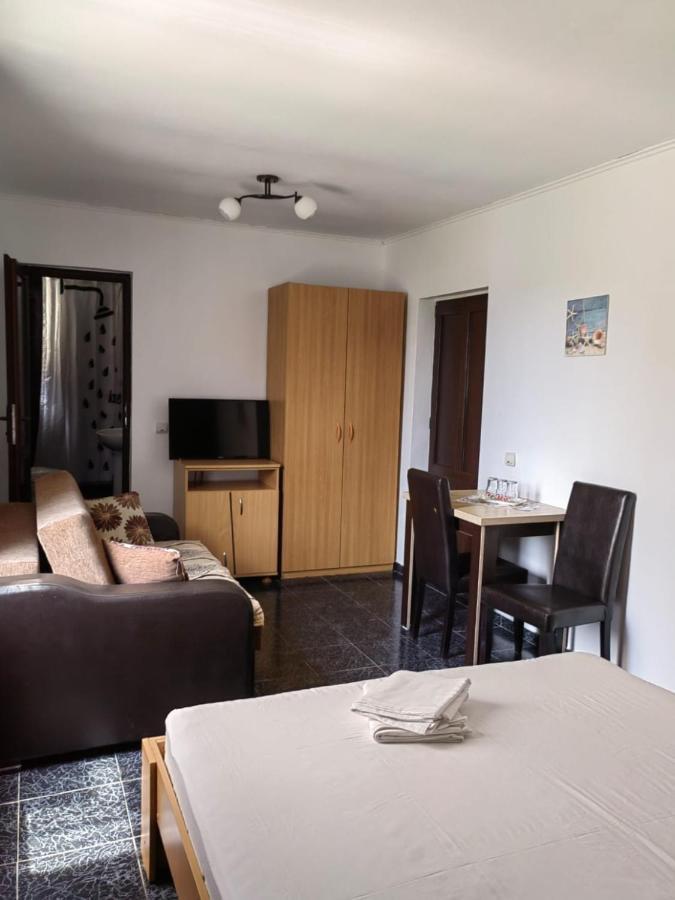 מלון Două Mai Casa Alexandru מראה חיצוני תמונה