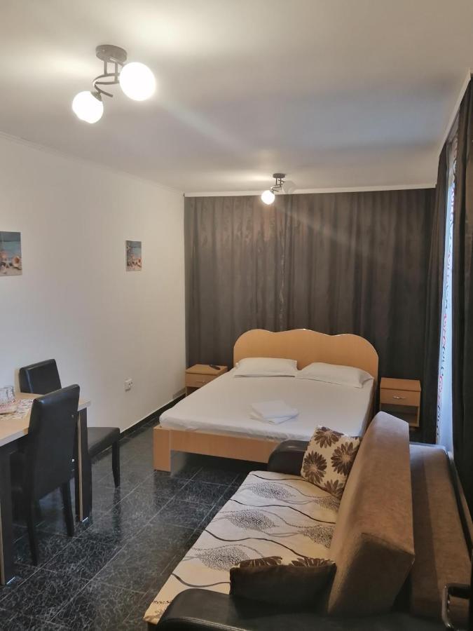 מלון Două Mai Casa Alexandru מראה חיצוני תמונה