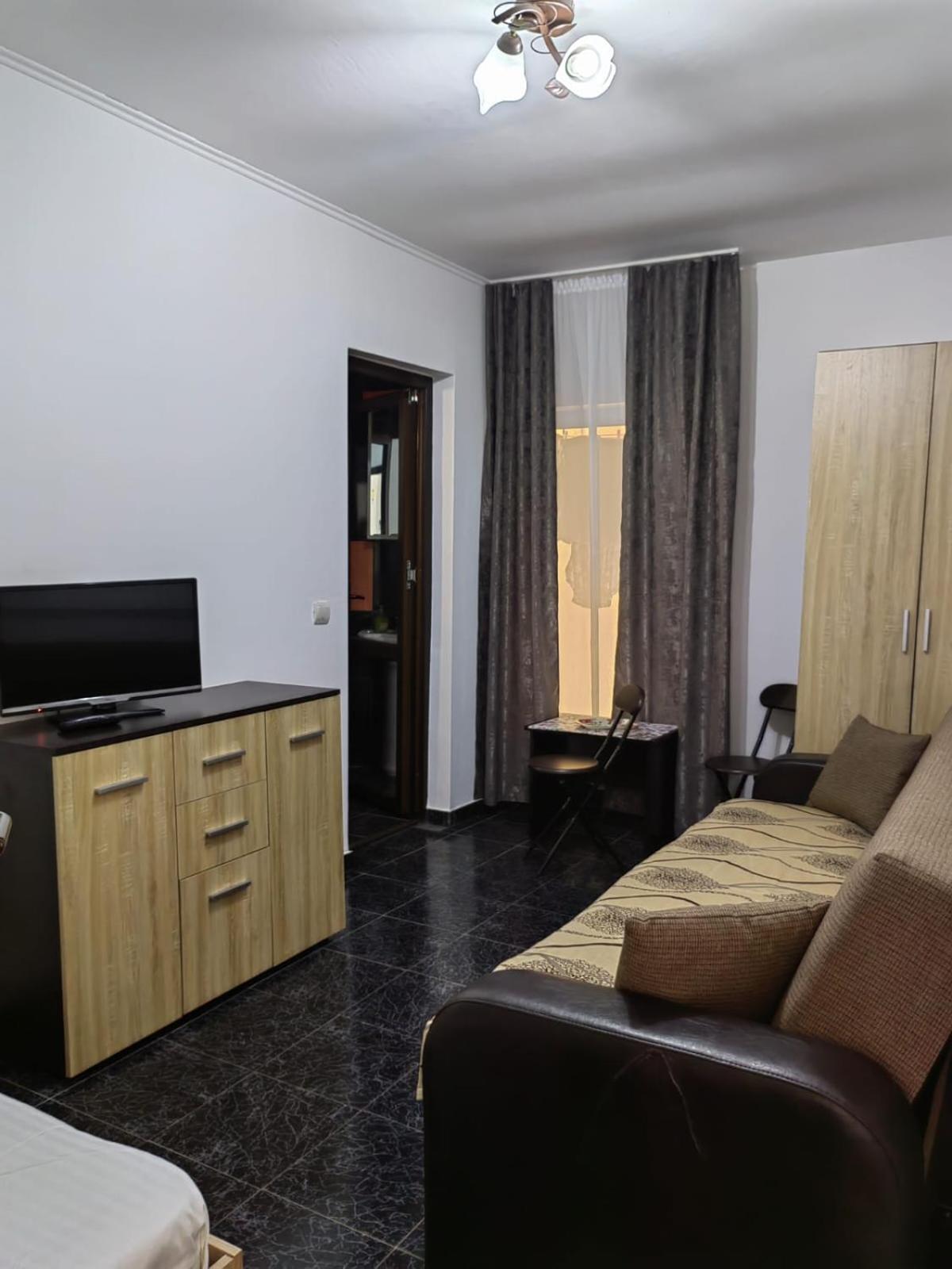 מלון Două Mai Casa Alexandru מראה חיצוני תמונה